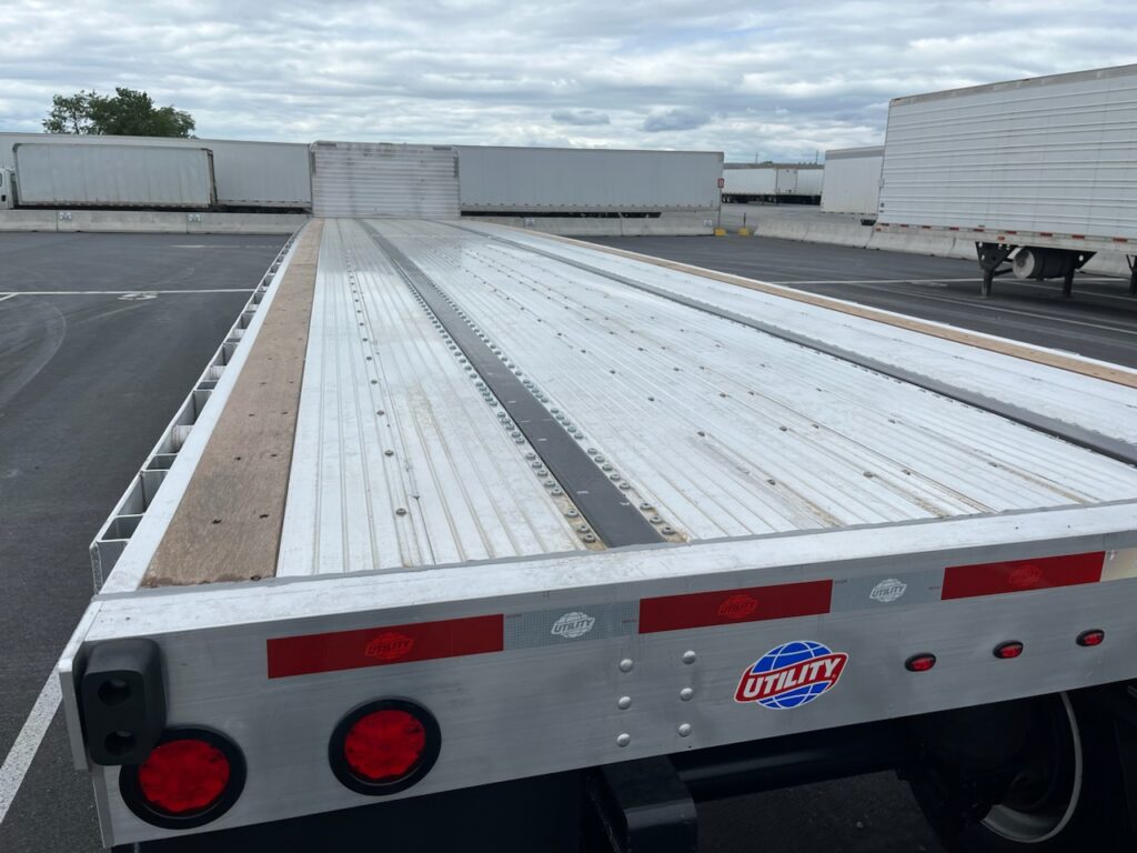 2025 48′ x 102″ Utility – Flatbed — S5379912