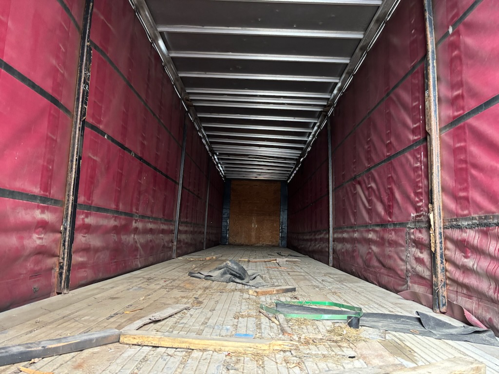 2006 50′ x 102″ Utility – Curtain Side — T17460