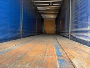 2007 40′ x 102″ Utility – Curtain Side — T18554