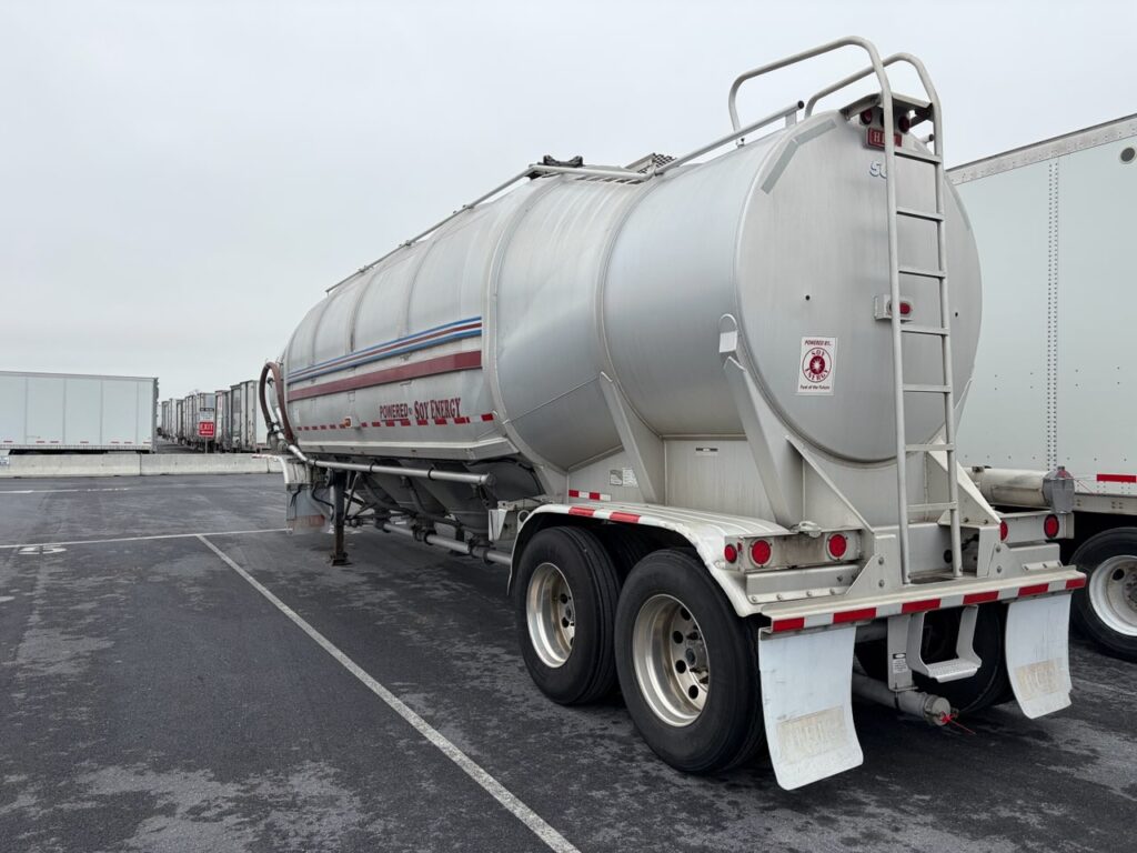 2005 42′ x 96″ Heil – Tank — T18779