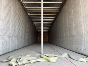 2012 53′ x 102″ Utility – Curtain Side — T19278