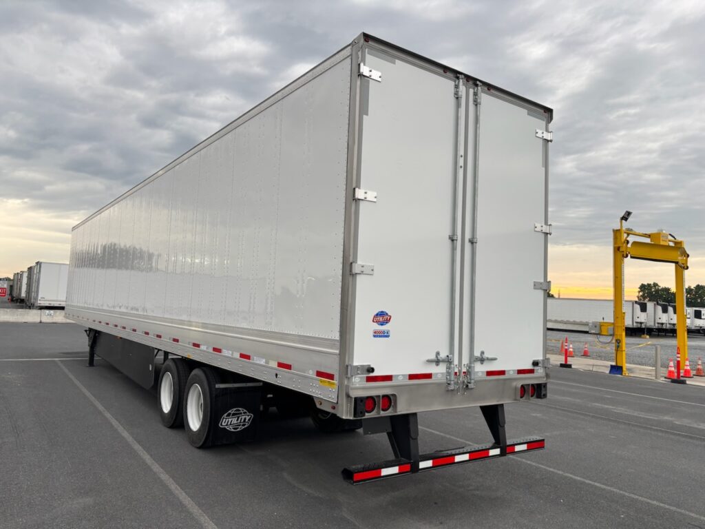 2027 53′ x 102″ Utility – Dry Van — V7737602