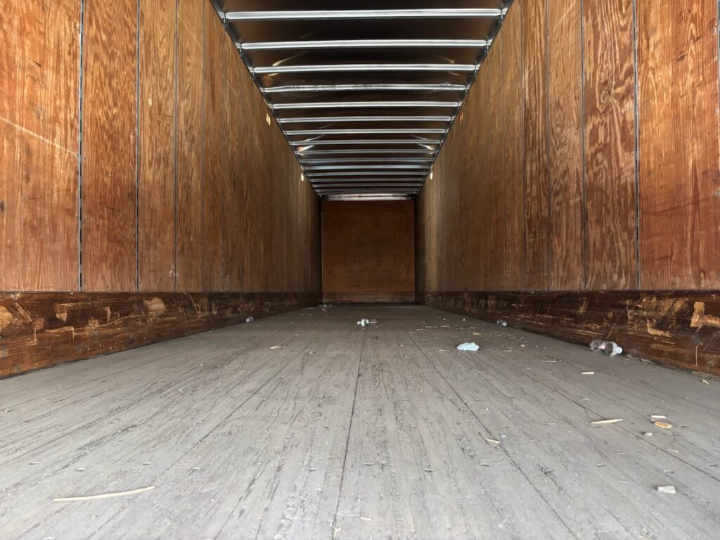 2007 53′ x 102″ Stoughton – Dry Van — T19487